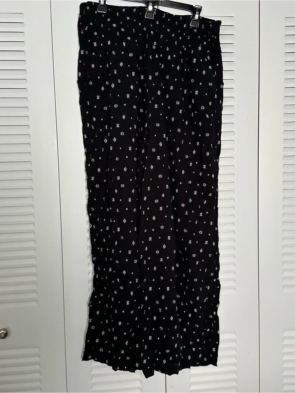 torrid Black Wide-Leg Pants with White Floral Print